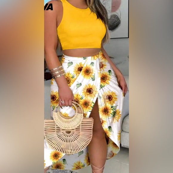 SHEIN Dresses & Skirts - Sunflower Print White Skirt